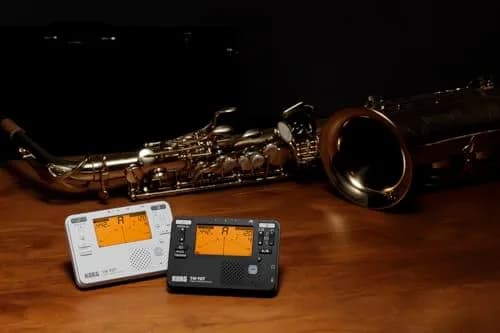 KORG TM-70T Tuner and Metronome with Sound Out, Transpose & Chromatic Modes - White | Compact, Accurate & Versatile thumbnail 4