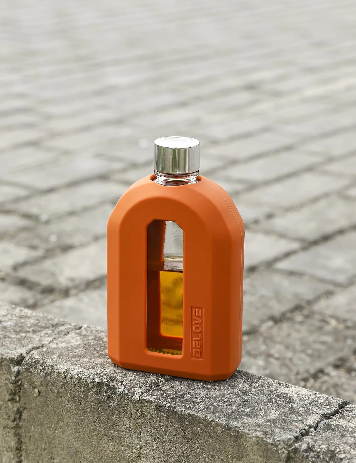 Delove Modern Glass Hip Flask with Silicone Sleeve 220ml (7.5oz) | Anti-Shock Protection for Travel - view 5