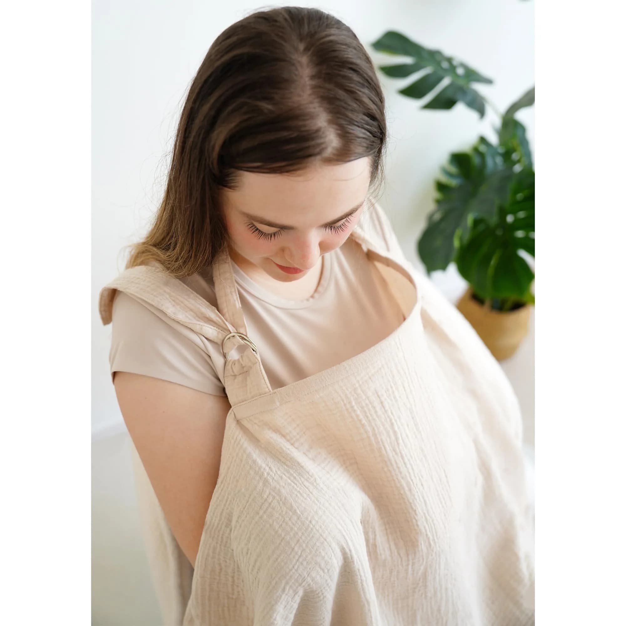 MairMore Ivory 100% Muslin Cotton Nursing Cover with Arch Neckline - 100cm x 80cm - view 4