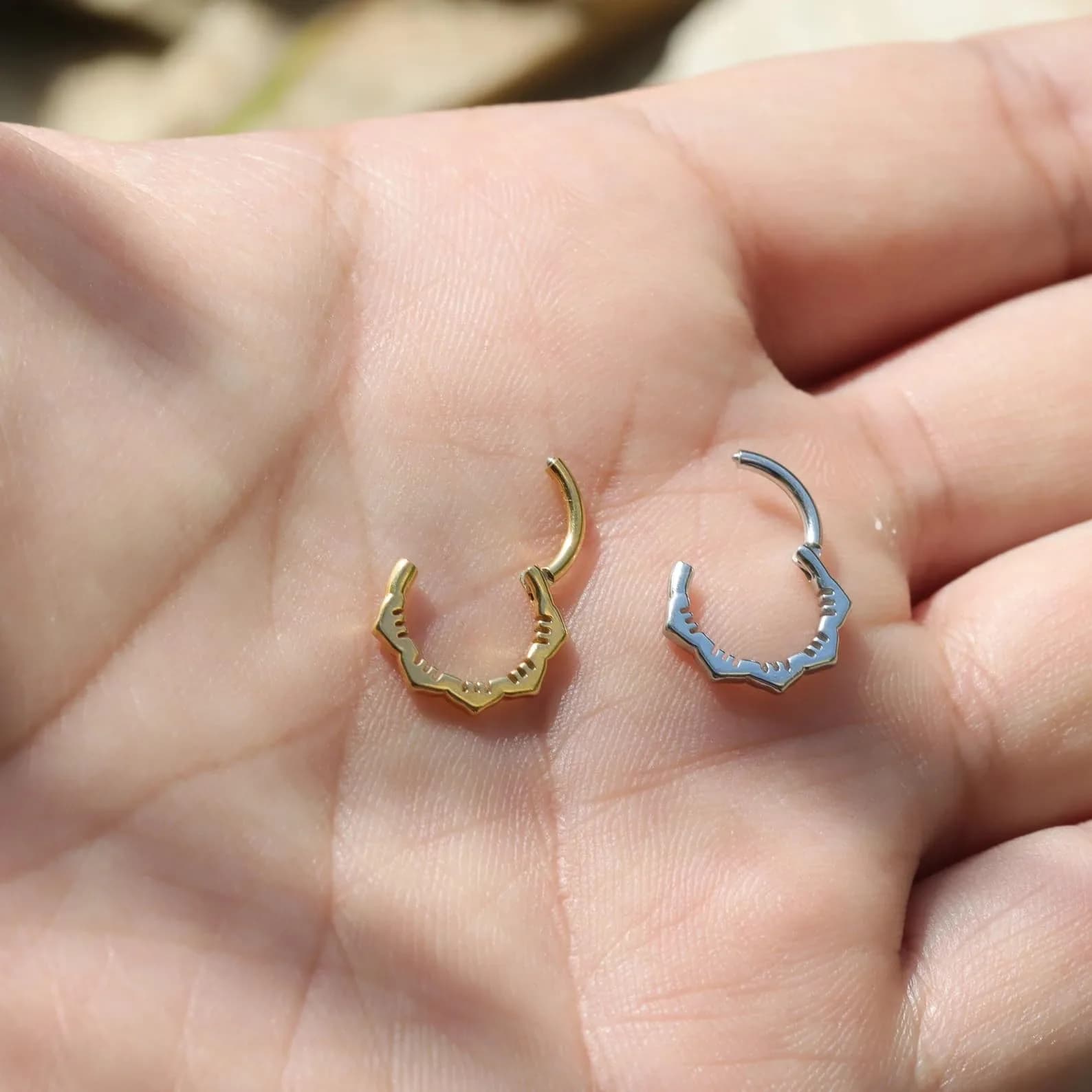 NONTAI 16G Flower Septum Ring 10mm Inner Diameter | Hinged Clicker for Daith, Tragus, Cartilage - view 5