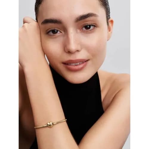 PANDORA Moments Engravable Heart Clasp Snake Chain Bracelet, 6.7" | Heart-shaped Clasp & 14k Gold Plated thumbnail 5