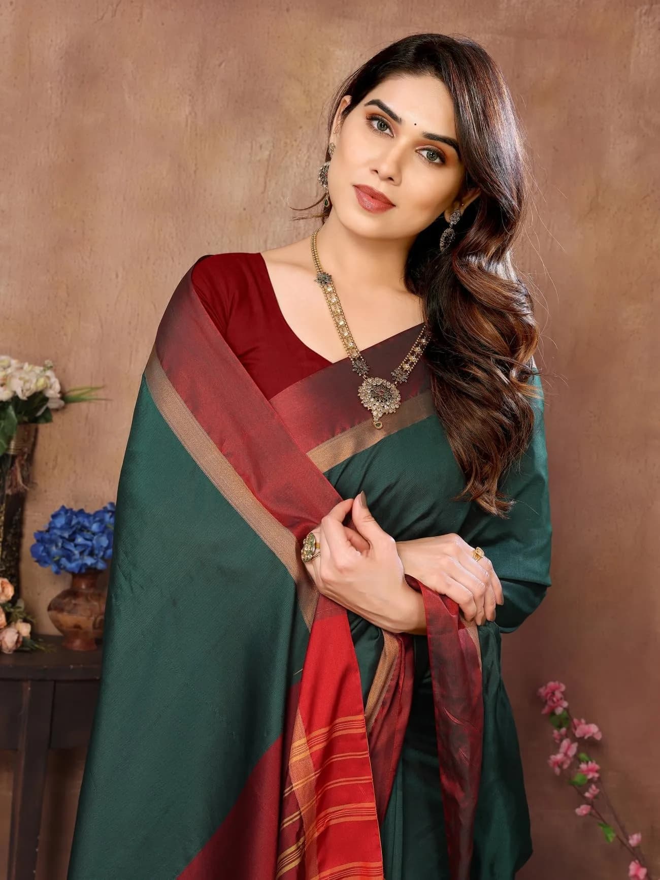 VJ FASHION Kerala Silk Blend Saree With Blouse Piece, Green 5.5m (18.04 ft) | Festive Wear - view 5