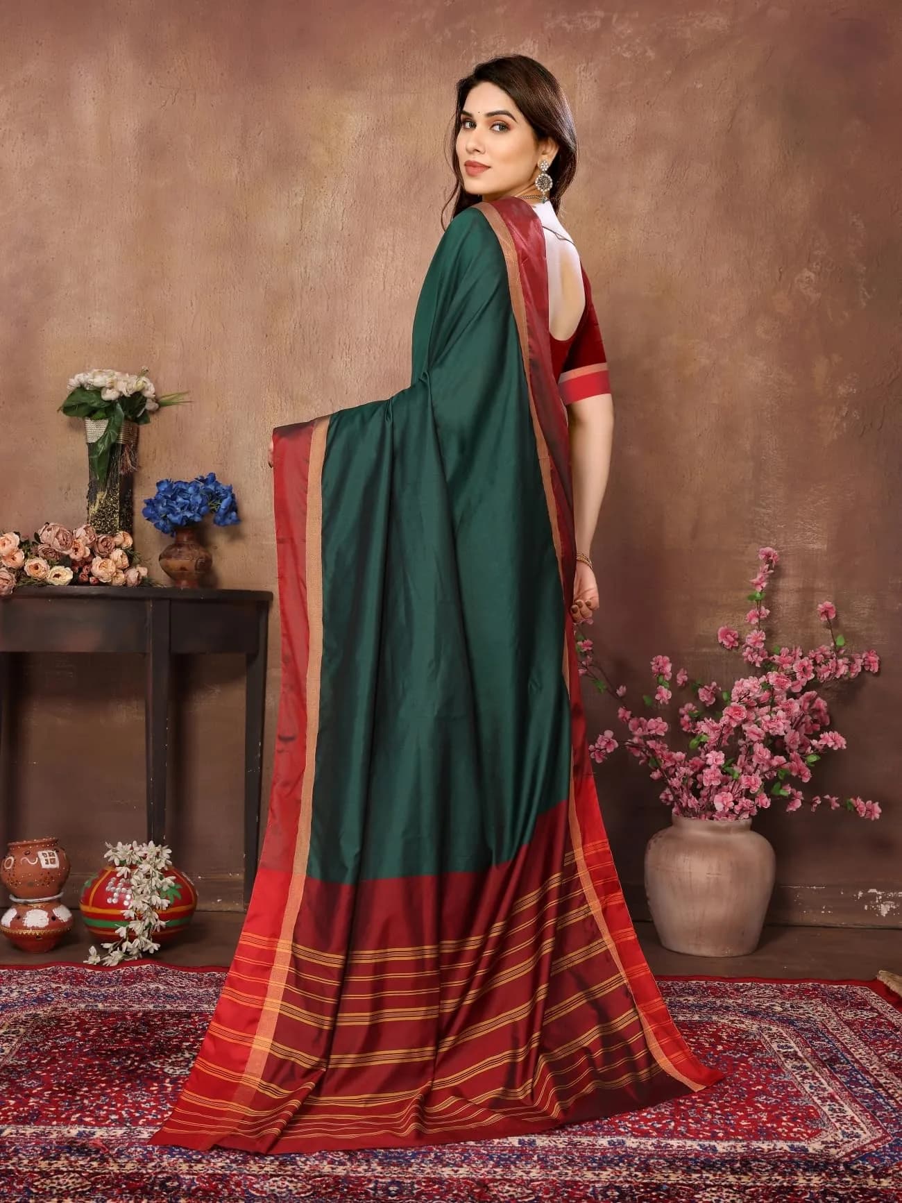 VJ FASHION Kerala Silk Blend Saree With Blouse Piece, Green 5.5m (18.04 ft) | Festive Wear - view 4