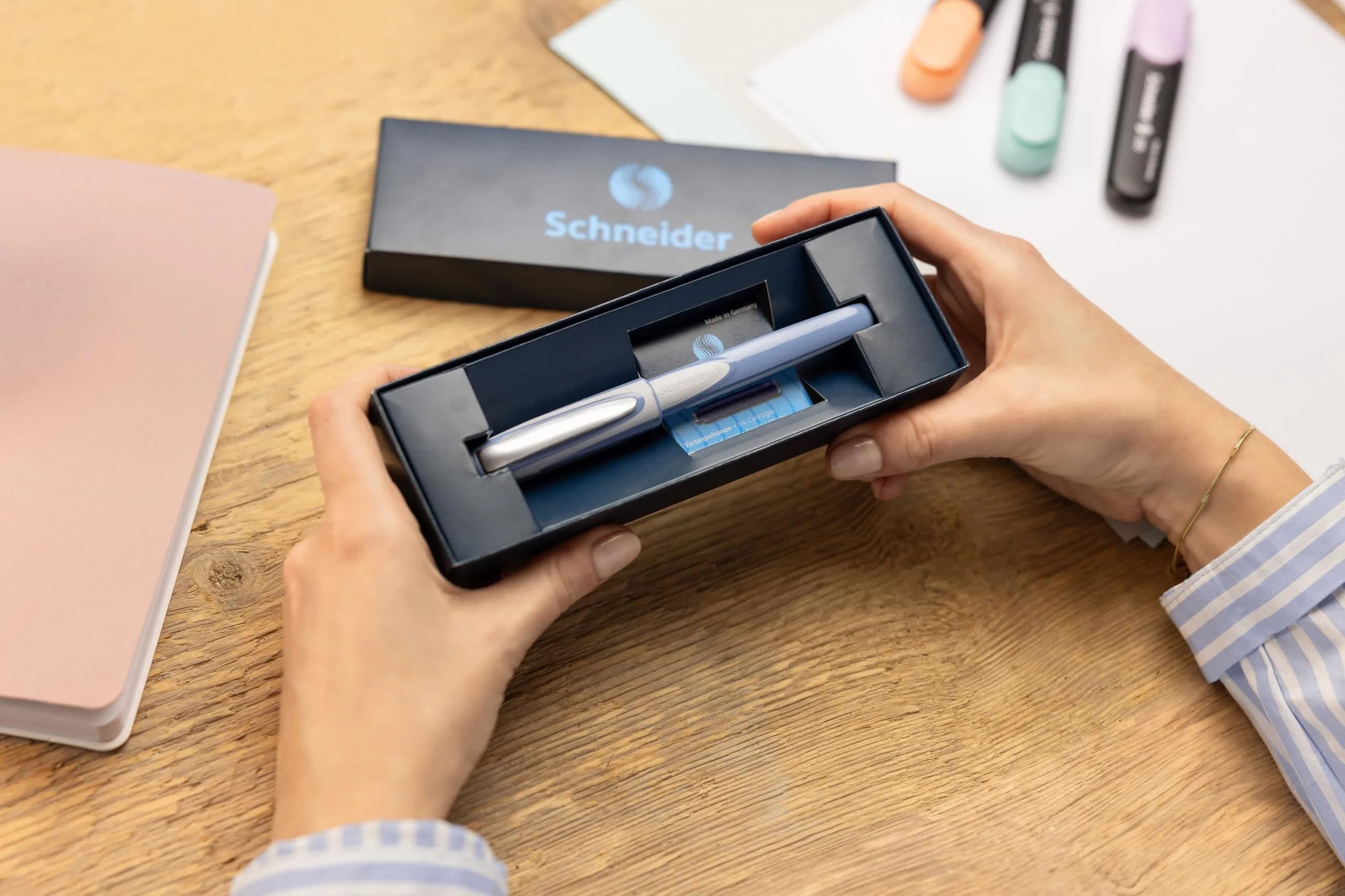 Schneider Ray Rollerball Pen Gift Set Onyx | Smooth Ink Flow, Erasable Ink, Gift Box - view 4