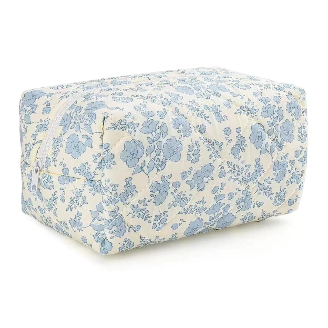 MZLUWM Puffy Coquette Floral Quilted Makeup Bag Large Fashionable Travel Pouch Cute Pink 20cm (7.8in) x 12cm (4.7in) x 10cm (4in) — blue