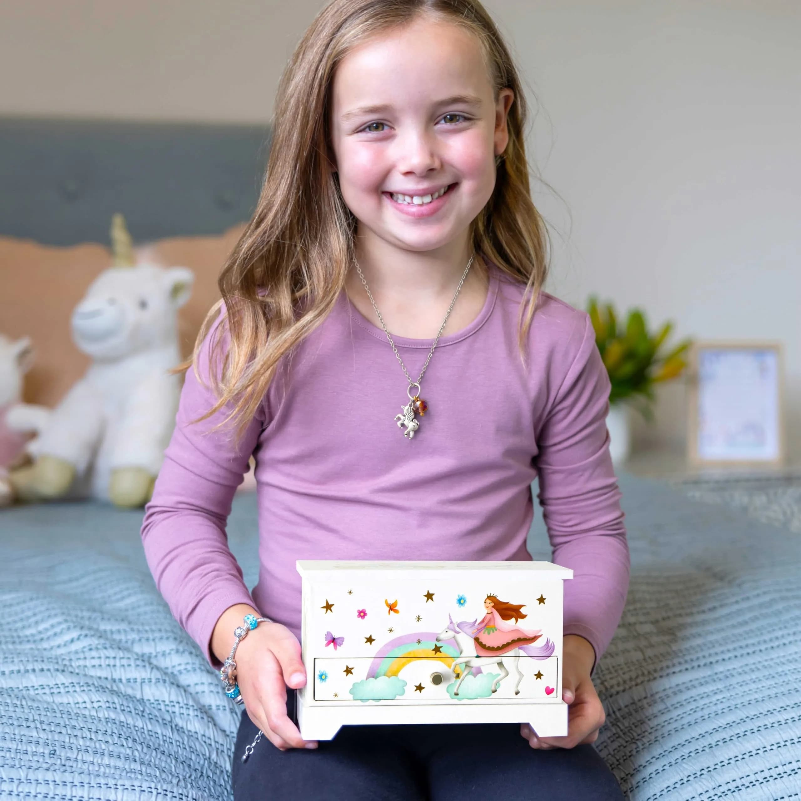 ABI + OLIE Kids Musical Jewelry Box for Girls 8-12 - Princess Castle Unicorn Theme with Charm Bracelets & Necklace, 18.5cm x 11.4cm x 10.9cm - view 5