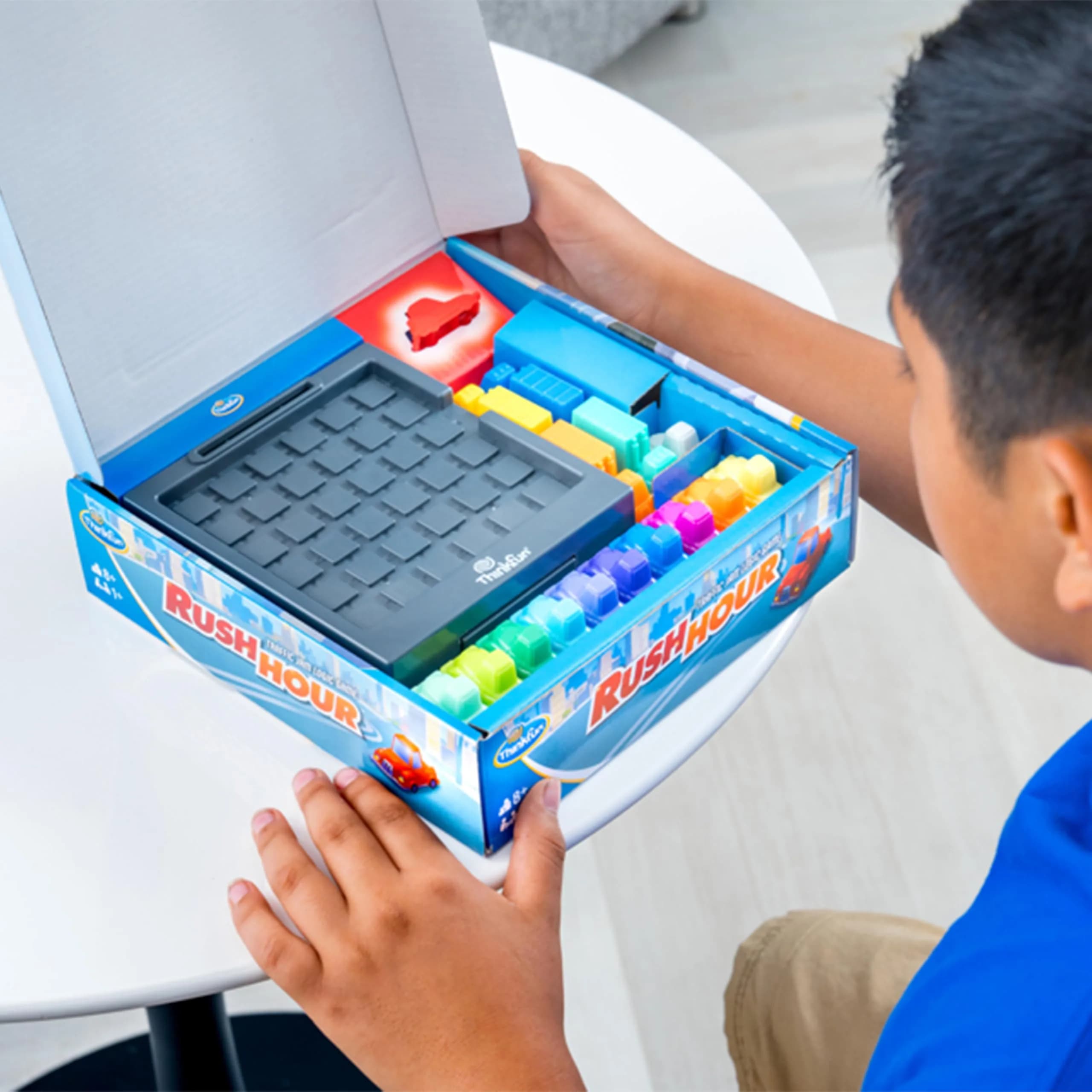 ThinkFun Rush Hour Logic Game with 40 Challenges | STEM Toy for Kids Age 8+ (22.5 cm x 23.5 cm x 6 cm) - view 6