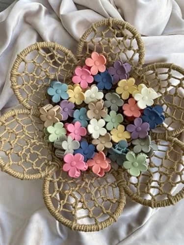 Akshetri Flower Claw for Women Strong Grip Non-slip Jaw Clips for Thick and Medium Hair Big Claw Hair Clips Hair Accessories (12 Pcs Flower) thumbnail 3