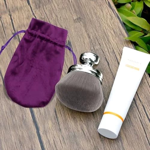 BABYSHEEP 3.2" Round Blend & Blur Extra Large Body Makeup Brush with Drawstring Bag | Flawless Self-Tanning Application thumbnail 7