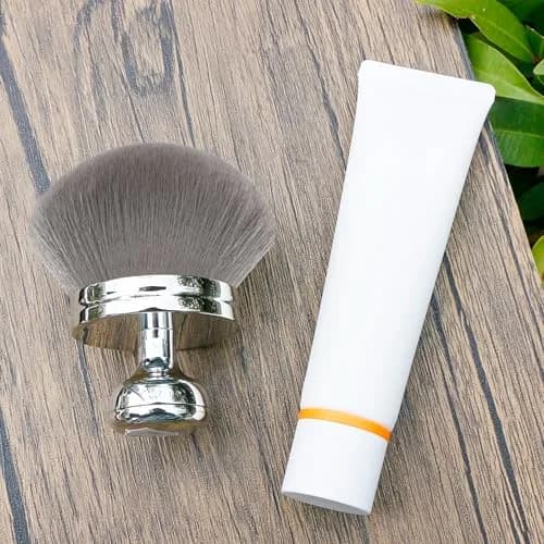 BABYSHEEP 3.2" Round Blend & Blur Extra Large Body Makeup Brush with Drawstring Bag | Flawless Self-Tanning Application thumbnail 8
