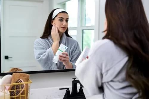 Vanicream Daily Facial Moisturizer 177ml (6 Fl Oz) Pack of 2 | For Sensitive Skin with Ceramides & Hyaluronic Acid thumbnail 3