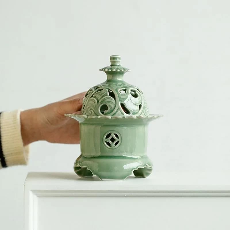 Hermit Life Three-Legged Incense Burner (Celadon), Porcelain Incense Holder with Lotus-Shaped Lid, Green | Song Dynasty Style thumbnail 4