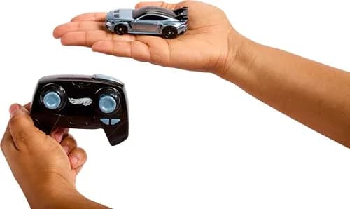 Hot Wheels RC Ford Mustang GTD 1:64 Scale | ASTM-Tested, Rechargeable Toy Car thumbnail 7