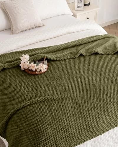 Jungle Star Green Blanket Queen Size | Super Soft 300GSM Cozy Throw for Couch & Bed thumbnail 2