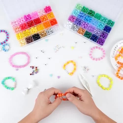 QUEFE 1900pcs 48 Colors Pony Beads Bracelet Making Kit | Rainbow Kandi Beads Friendship Bracelet Kit with Letter Beads & Elastic Strings (1900 Beads) thumbnail 6
