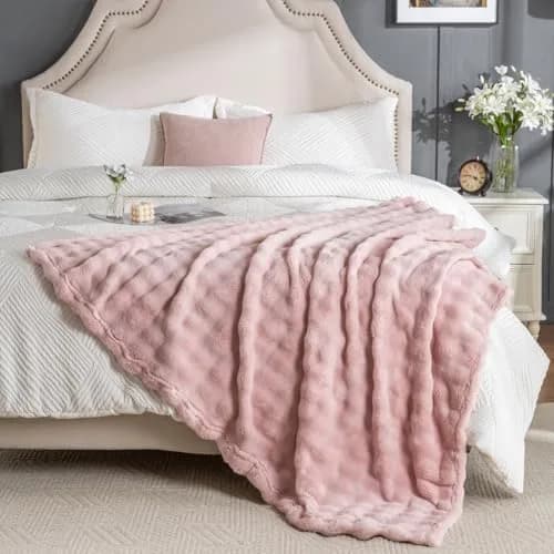 Jungle Star Pink Faux Fur Bubble Throw Blanket 127x152 cm (50"x60") | Soft Fluffy Plush for Couch & Bed thumbnail 4