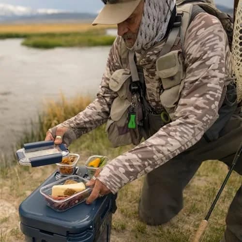 YETI Food Storage Container Medium Navy | Airtight, Leak-Proof, BPA-Free Plastic, 1.9L (7.4" L x 5.1" W x 3" H) thumbnail 3