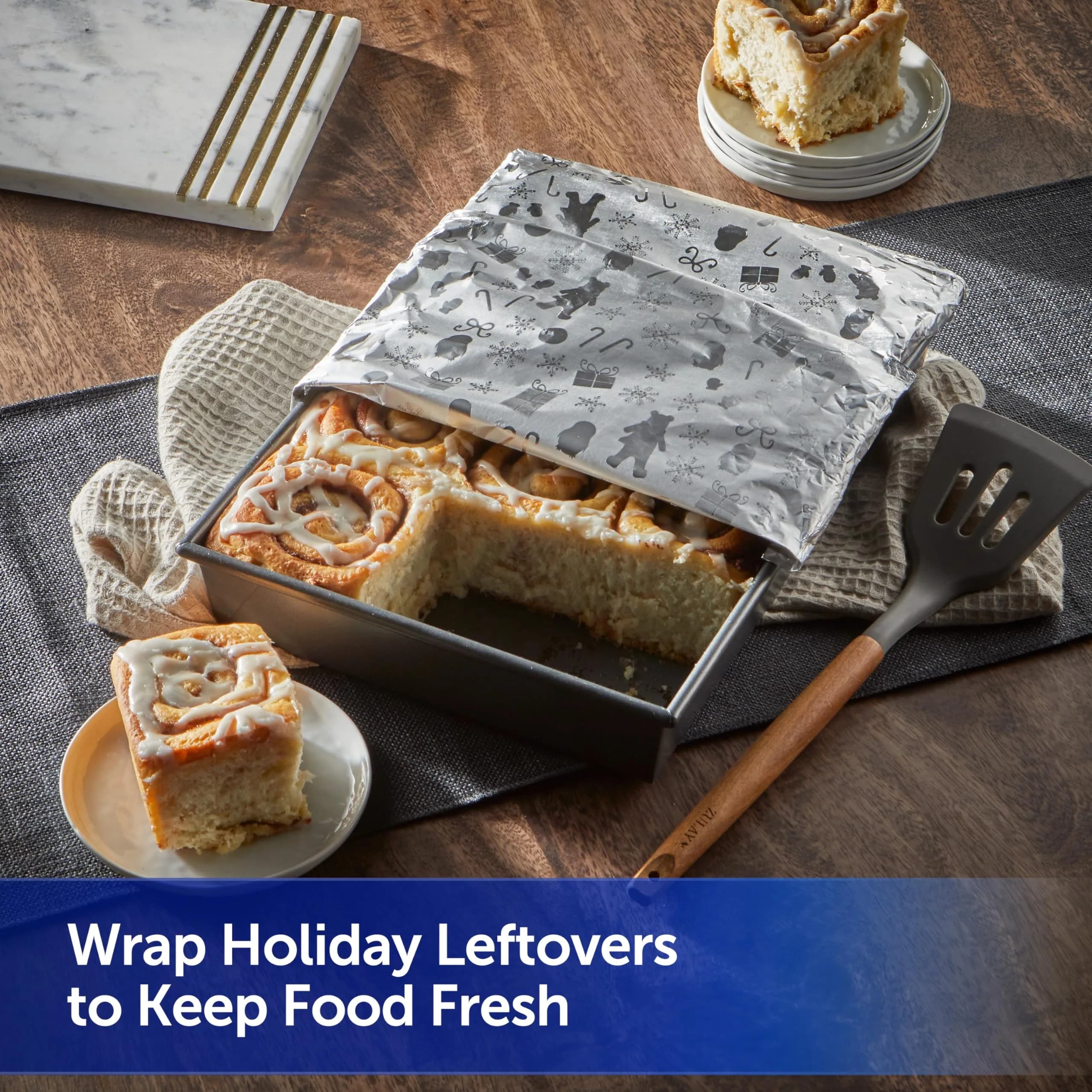 Reynolds Wrap Fun Foil Embossed Holiday Pattern Aluminum Foil Roll 25 Sq. Ft. (22.86 cm x 7.64 m) | Festive Food Gift Wrapping - view 5