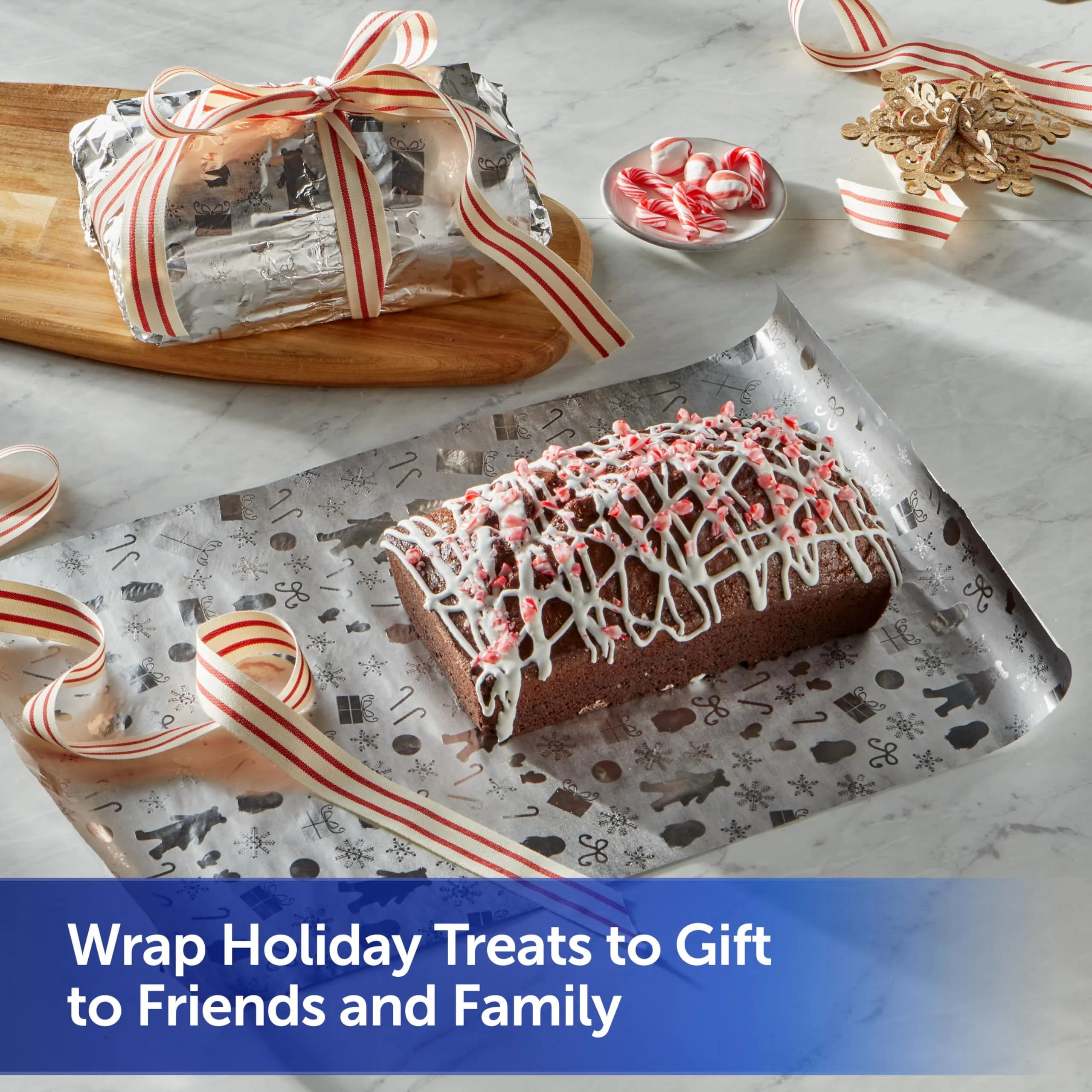 Reynolds Wrap Fun Foil Embossed Holiday Pattern Aluminum Foil Roll 25 Sq. Ft. (22.86 cm x 7.64 m) | Festive Food Gift Wrapping - view 3