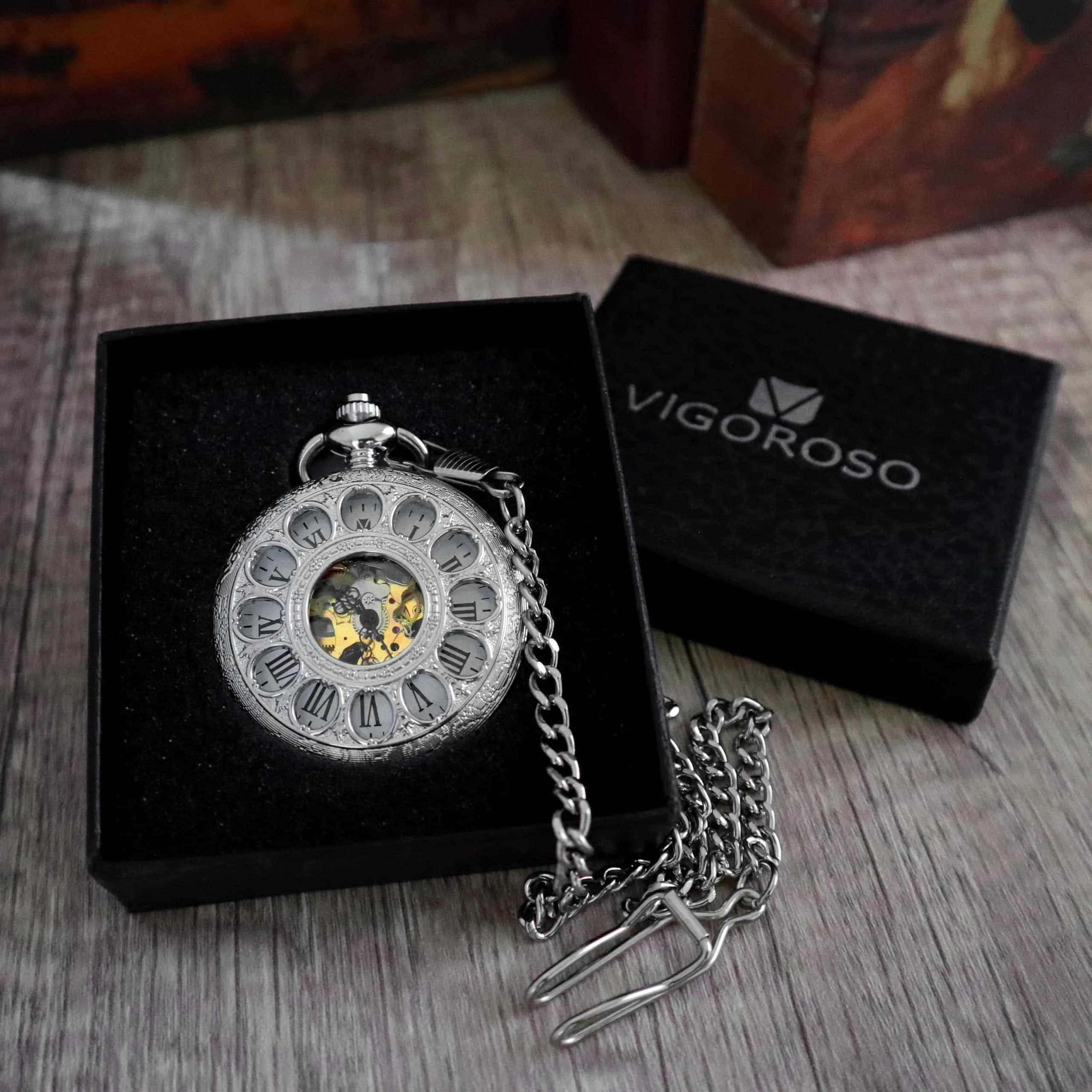 VIGOROSO Mechanical Pocket Watch for Men Gold | Vintage Roman Numerals & Floral Engraved Cover thumbnail 9
