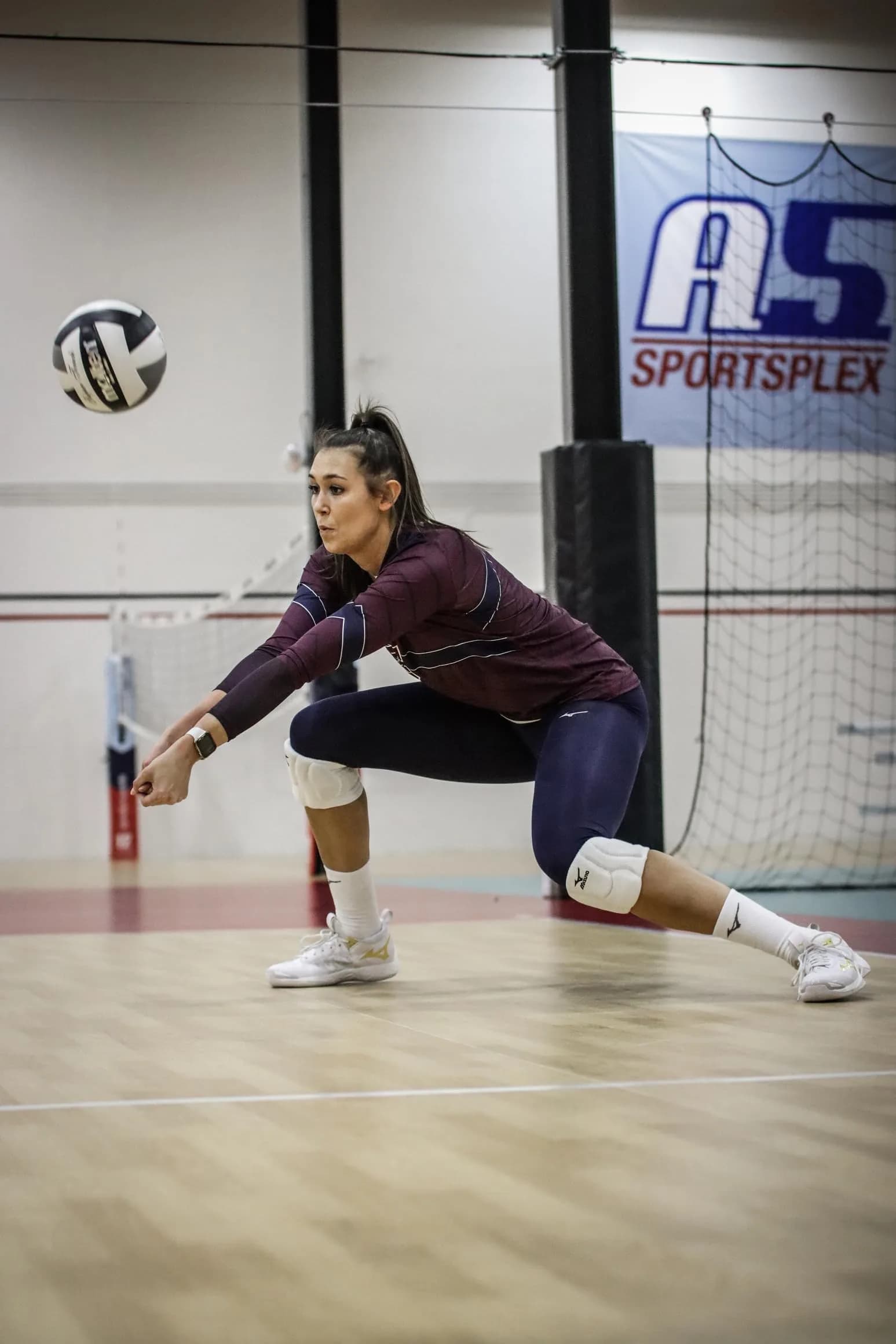 Mizuno Adult T10 Plus Kneepad | Volleyball Protective Gear - view 5