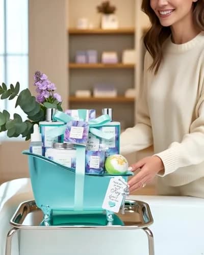 Saint Roy Eucalyptus & Mint Spa Gift Basket for Women - 9-Piece Set | 210ml (7.1 Fl Oz) Body Wash & Bubble Bath thumbnail 3