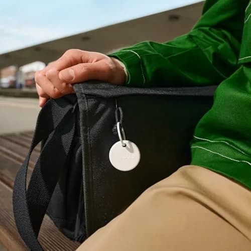 Chipolo POP Tracker Tag - Colorful, Loud Bluetooth Finder for iOS & Android thumbnail 8