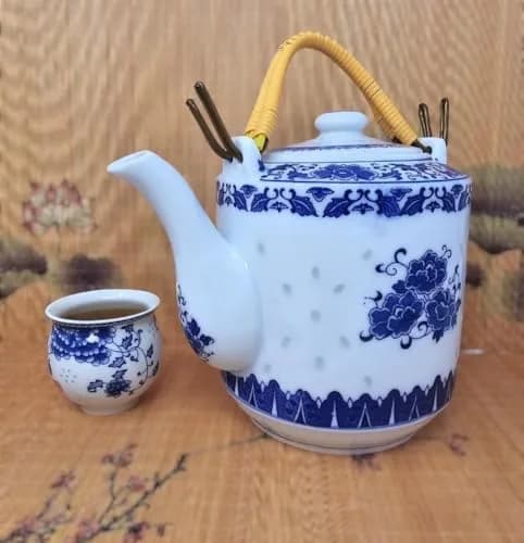Festcool 64 oz Blue and White Porcelain Teapot | 6-Cup Tea Pot for Daily Use & Collection thumbnail 7
