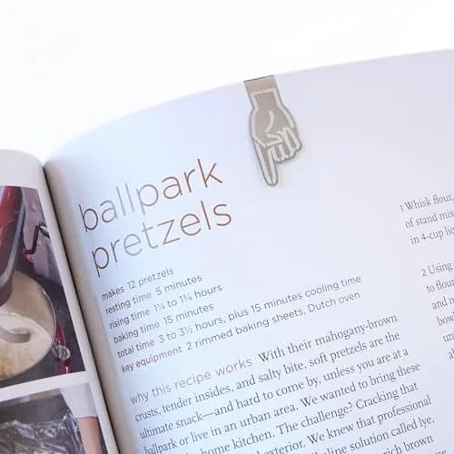 Stellar Factory Book Darts Page Pointer 1.2" x 0.5" (50-Count Tin) | Marks Exact Lines thumbnail 2