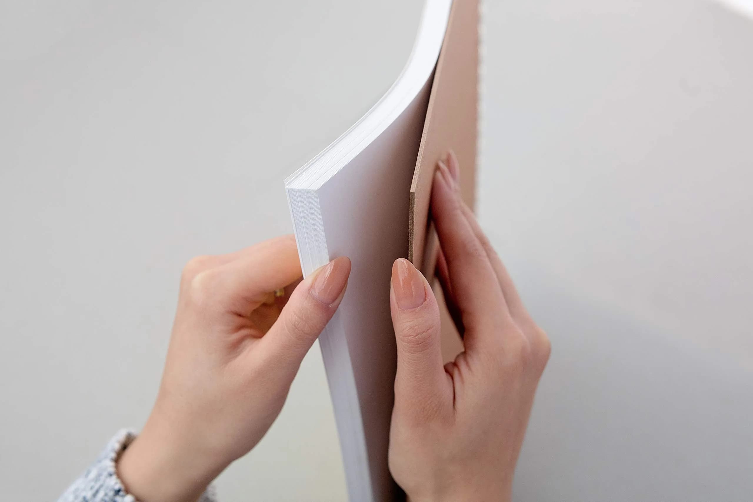 Strathmore 300 Series Bristol Paper Pad, Smooth Finish, 14x17 Inches, 20 Sheets, White - view 2