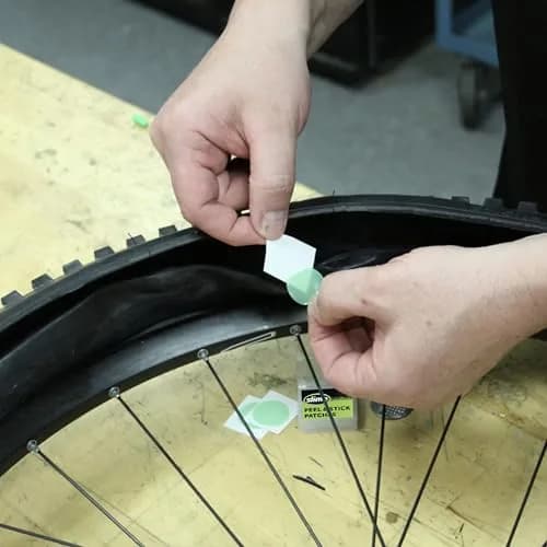 Slime Bike Skabs Pre-Glued Patch Kit | Peel & Stick, 6 Patches, Compact, for Bike Tube Repair thumbnail 5