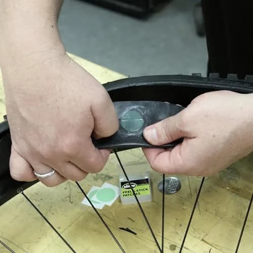 Slime Bike Skabs Pre-Glued Patch Kit | Peel & Stick, 6 Patches, Compact, for Bike Tube Repair thumbnail 6