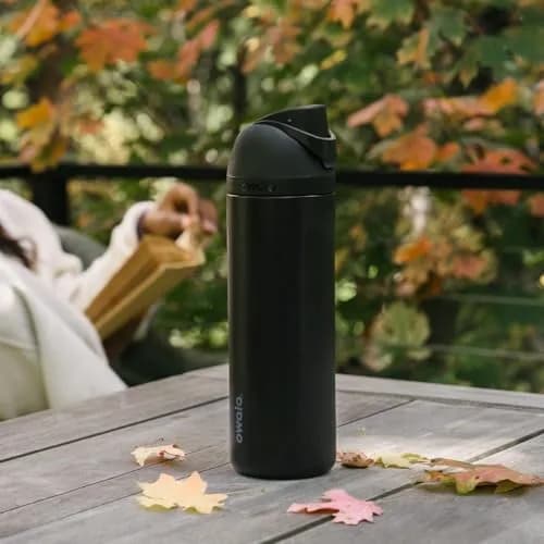 Owala FreeSip Insulated Water Bottle 710 mL (24 oz) Cranberry Parade | Keeps Cold 24 Hrs thumbnail 5
