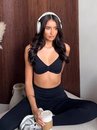 YEOREO Impact Sports Halter Bra for Women | Backless, Padded, High Support, Black, Medium thumbnail 2