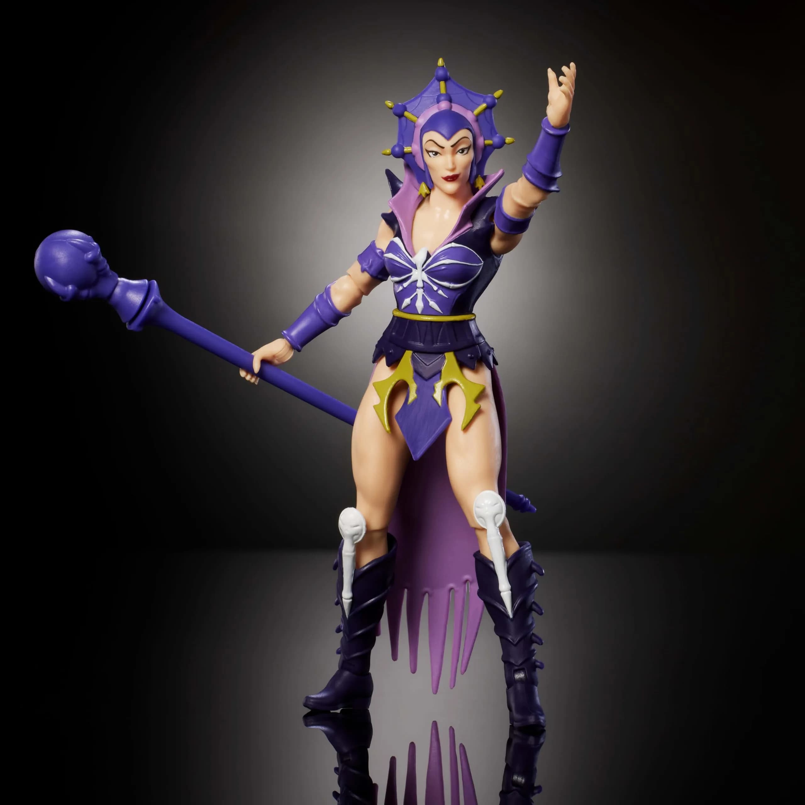 Masters of the Universe Origins Evil-Lyn Action Figure 5.5 Inch | 16 Points of Articulation - view 3