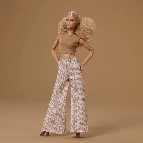 Barbie Basics Model Collector Doll 07 | Timeless Wardrobe & Poseable Body (12.6 inches) thumbnail 2