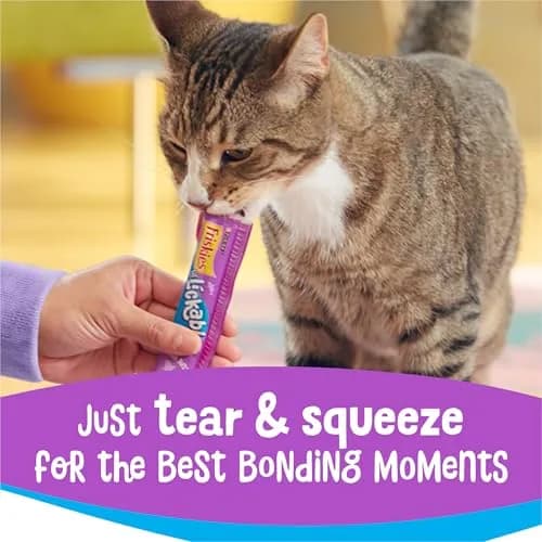 Friskies Lil' Lickables with Tuna Cat Treats | 16 oz (32 Ct) | Tasty lickable tubes for hydration & bonding thumbnail 4