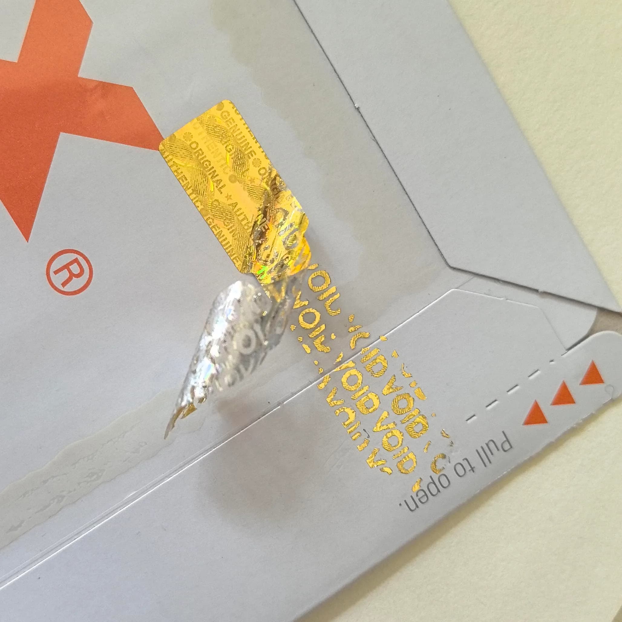 TLK&FBB Roll Gold Hologram Tamper Proof Stickers with Sequential Serial Numbering (2cm x 1cm) - view 4