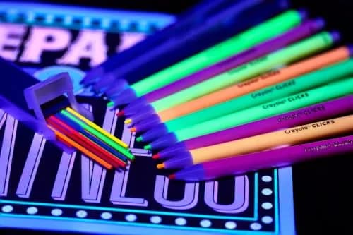 Crayola Clicks Mechanical Colored Pencil Set 12 Neon Colors 2.0mm | Smooth Lines for Kids Ages 5+ thumbnail 6