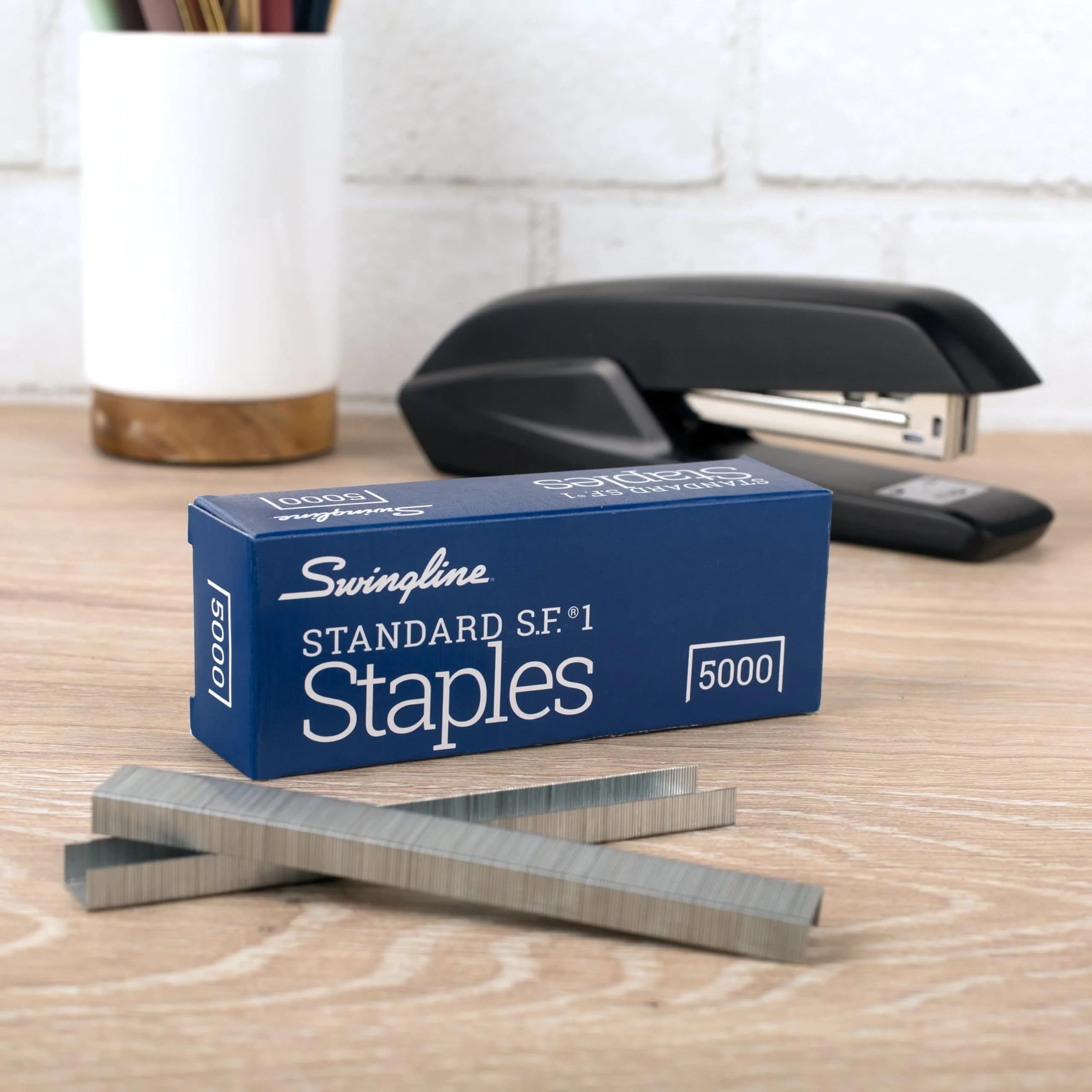 Swingline Standard Staples 1/4" Leg Length, 25,000 Staples | Reliable Performance for Office Use - view 3