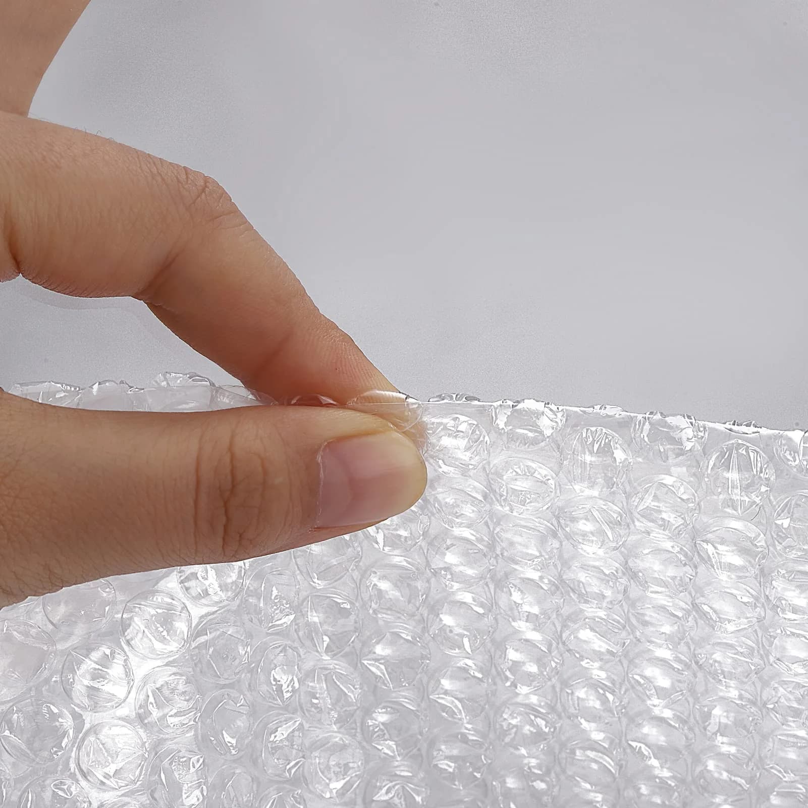 wanguagua Bubble Wrap Roll 43.2cm (17 Inch) x 36 ft (6 Rolls Total) | Perforated for Easy Tearing - view 5