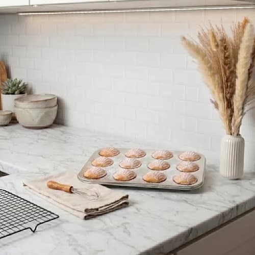 Fox Run Stainless Steel Scallop Shell Madeleine Pan, 12 French Cookie Molds | 34.1 cm x 42.2 cm x 10.5 cm thumbnail 7