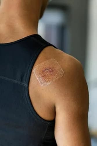 Nexcare Tegaderm Transparent Dressing, Clear Film | Waterproof, Breathable, 7-Day Wear, 10 Dressings, 3-Pack thumbnail 9