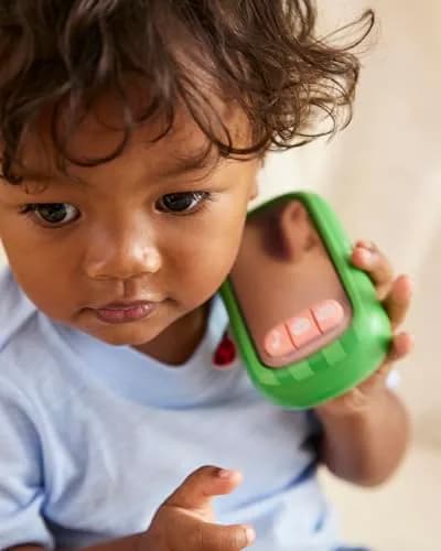 Skip Hop x CoComelon Selfie Phone Baby Toy for Interactive Pretend Play with Mirrored Front Surface, 4 Farm-Themed Songs, 3 Farm Animal Sound Effects and 3 Light-Up Images, Age 6m+ | Farm-Themed Baby Toy thumbnail 3