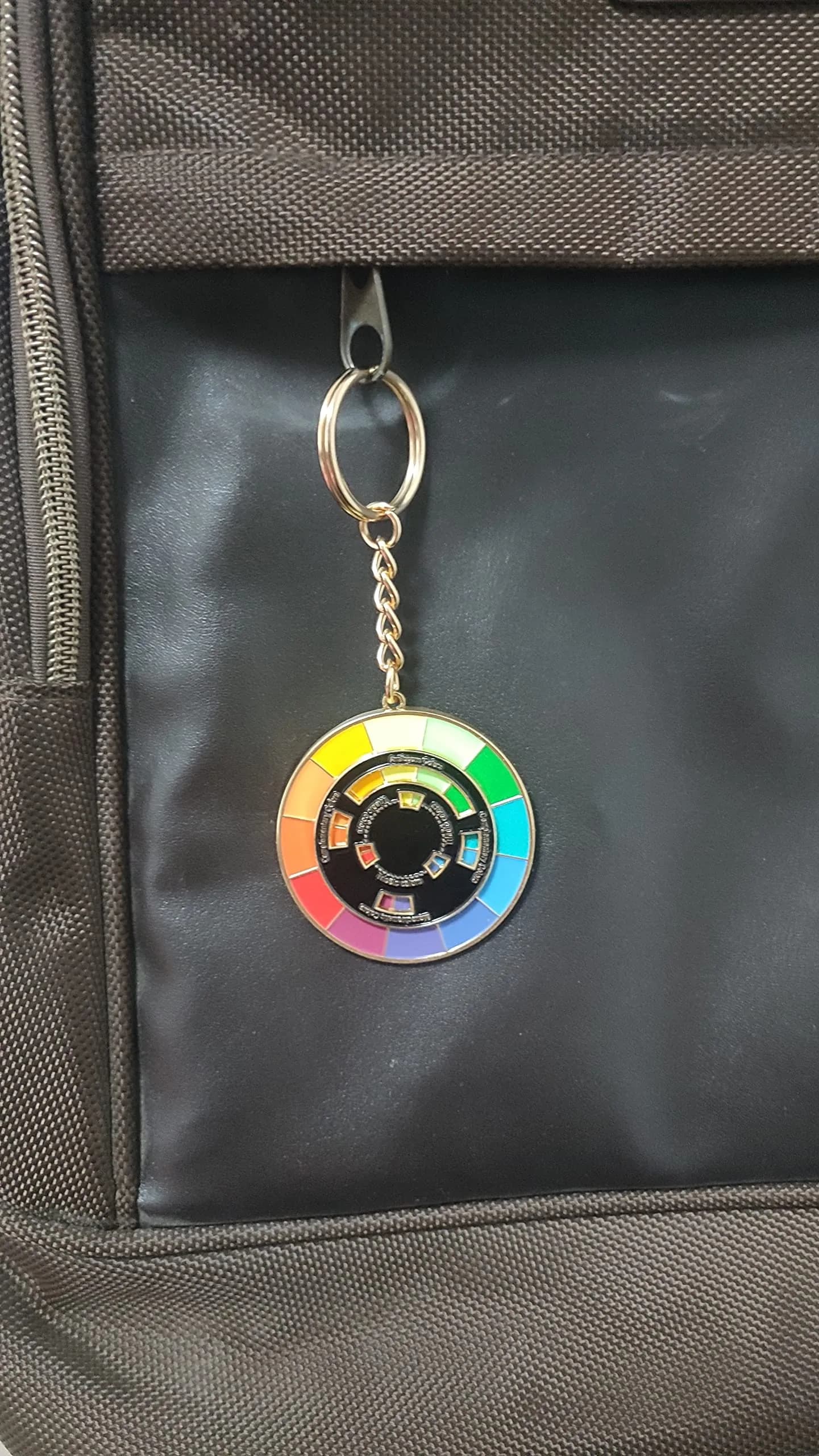 Langjitianya Creative Color Wheel Enamel Pin with Spinning Wheel, 5.1 cm (2 Inches) | Artist Lapel Pin for Backpacks, Suits, Bags - view 4
