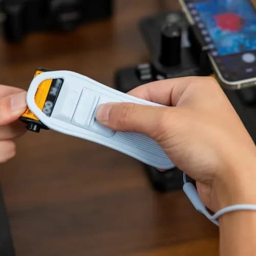 JJC Film Retriever Tool Extractor for 35mm Film Developing | Safe, Fast & Daylight-Friendly thumbnail 8