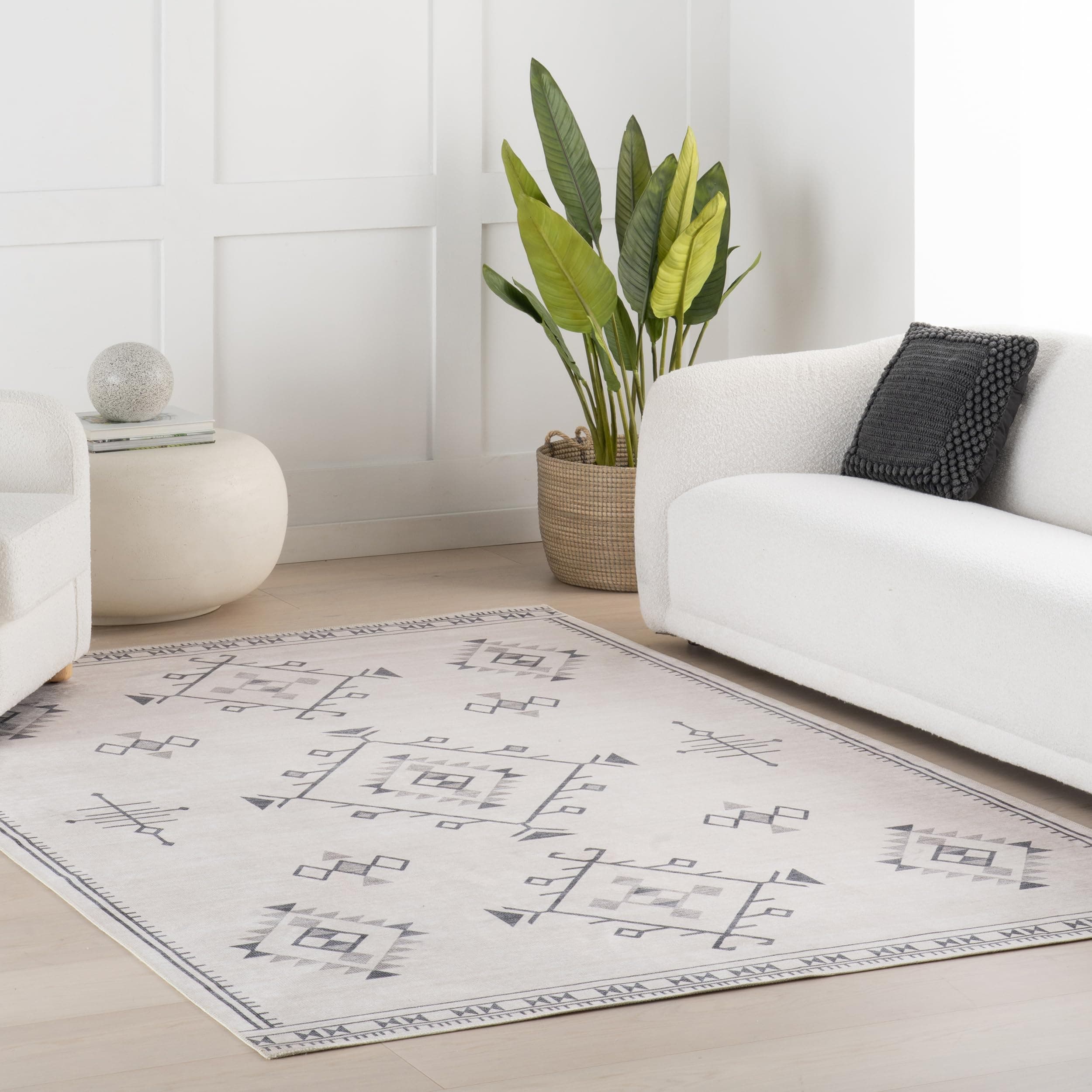 nuLOOM Shenai Cream Medallion Washable Area Rug 3' x 5' | Water-Repellent & Machine Washable - main product image
