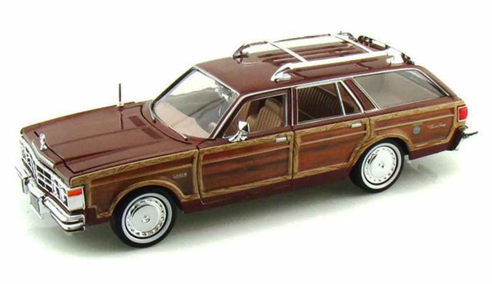 Motormax 1/24 Scale Diecast Model Car Chrysler LeBaron Town & Country Wagon, Red with Woodie Siding | 8" Length, Opening Doors & Hood - main product image