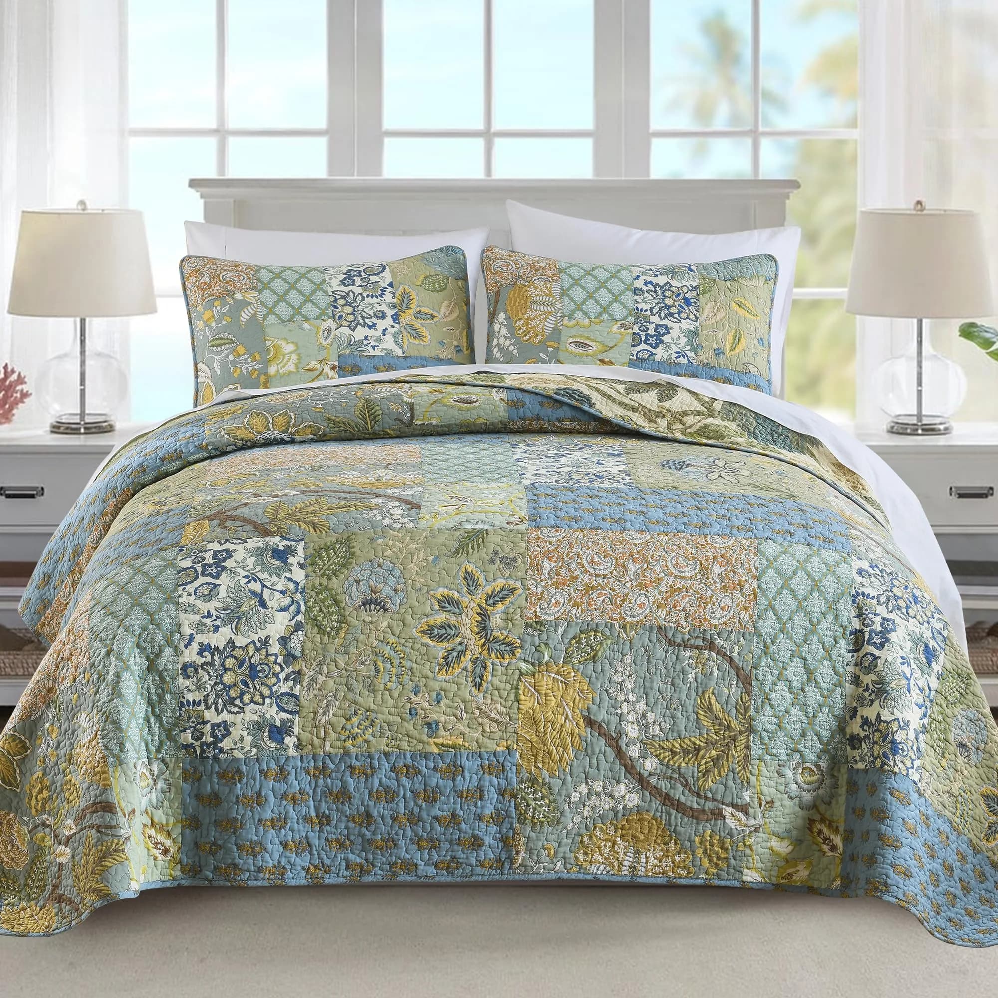 NEWLAKE Bohemian Floral Patchwork Cotton Quilt Set Queen Size 236cm x 249cm (90 x 98 Inch) | All-Season Breathable Bedspread with 2 Pillow Shams - main product image