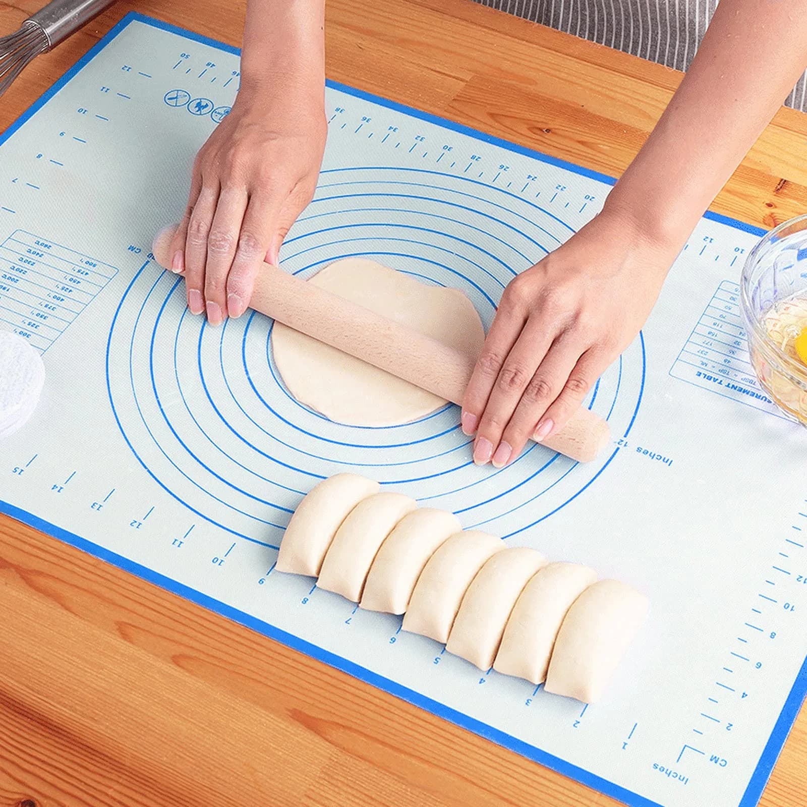 LIMNUO Silicone Baking Mat 24" x 16" | Non Stick, Thick, Reinforced Fiberglass (70-120c)